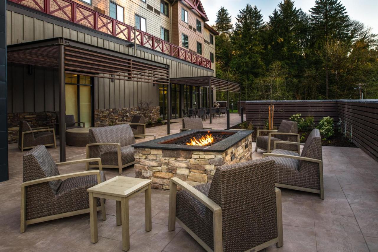 Courtyard By Marriott Olympia Hotel Exterior photo